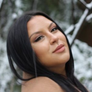 Meet your Posher, Carissa